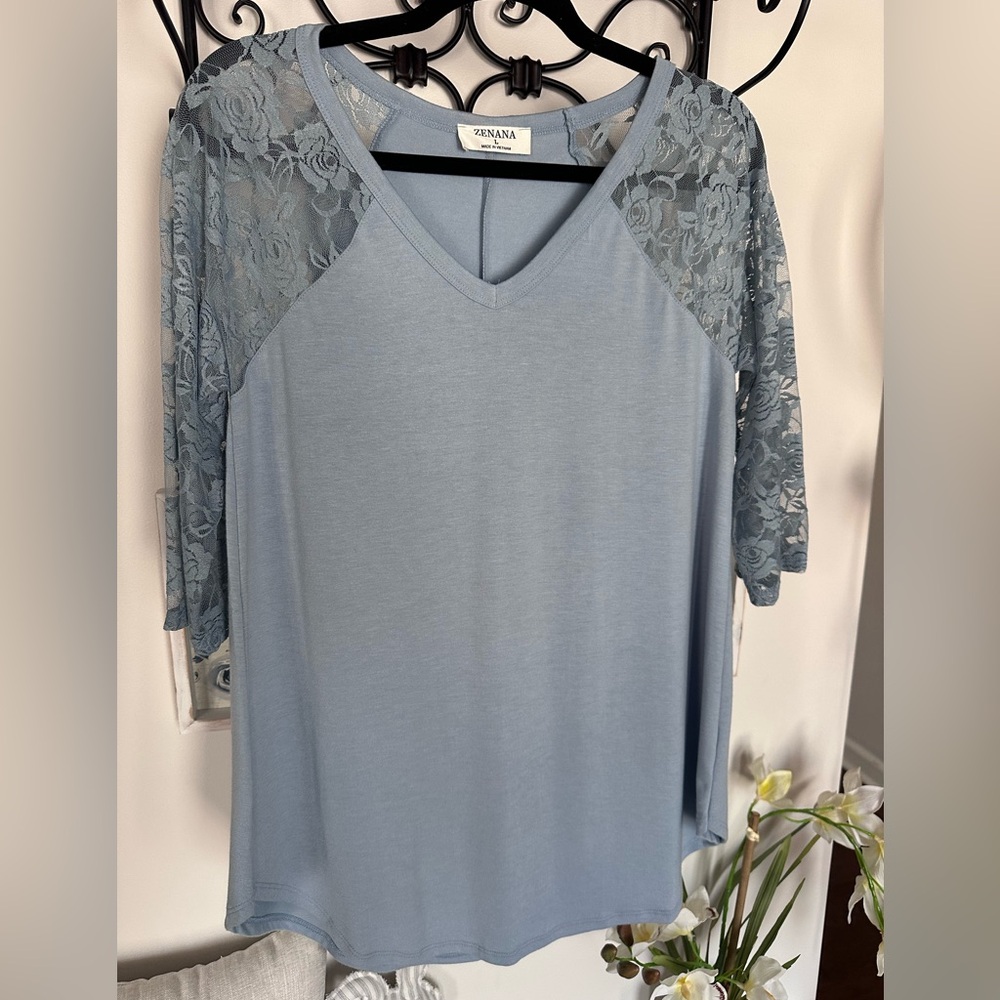 🎯 Zenana Outfitters Blue Lace Sleeve Top NWOT